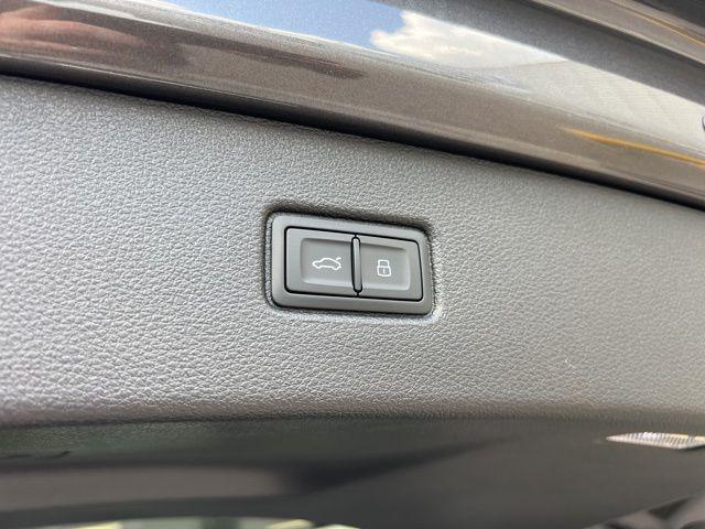 Photo of 2025 Samurai Gray Metallic Audi Q7