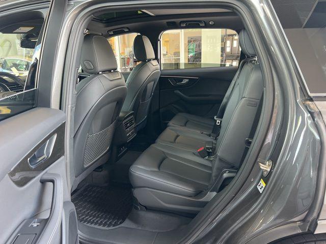Photo of 2025 Samurai Gray Metallic Audi Q7
