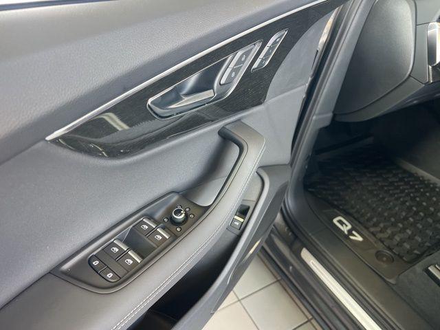 Photo of 2025 Samurai Gray Metallic Audi Q7