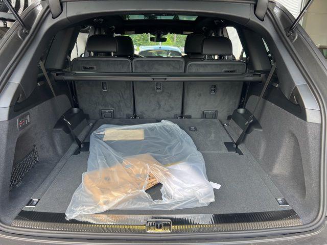 Photo of 2025 Samurai Gray Metallic Audi Q7