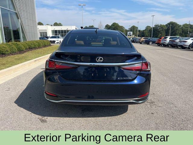 Photo of 2025 Blue Lexus ES 300h