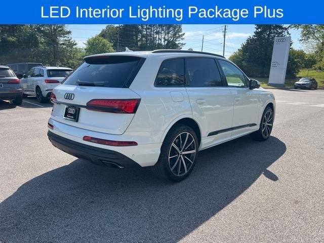 Photo of 2025 Carrara White Audi Q7