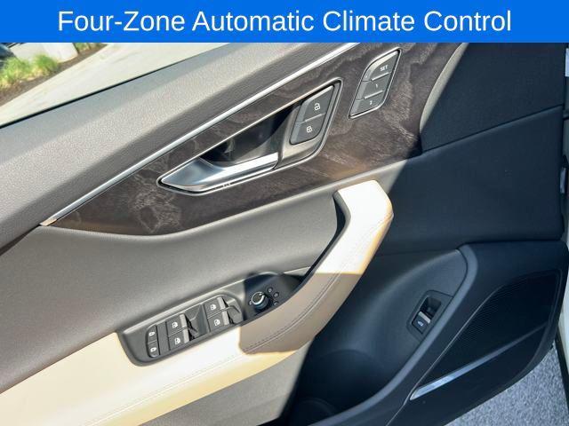Photo of 2025 Carrara White Audi Q7