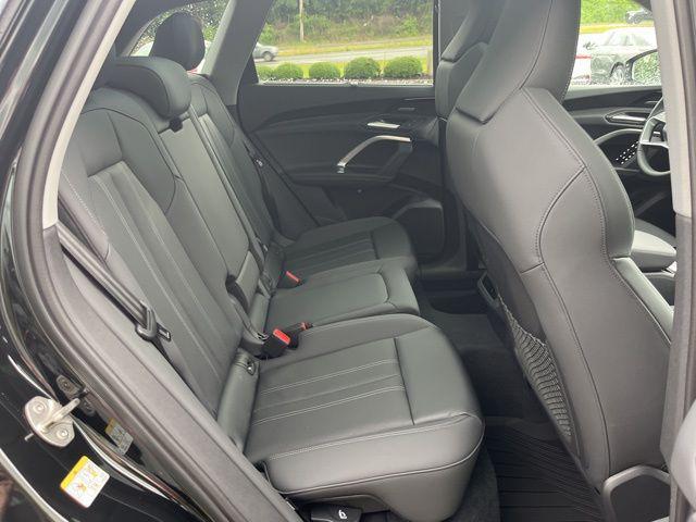 Photo of 2025 Mythos Black Metallic Audi Q5