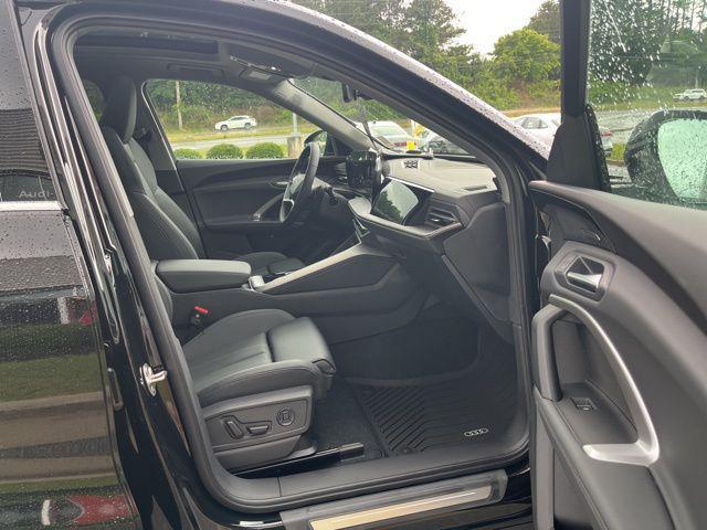 Photo of 2025 Mythos Black Metallic Audi Q5