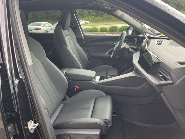 Photo of 2025 Mythos Black Metallic Audi Q5