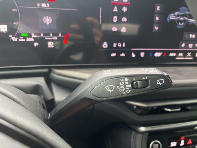 Photo of 2025 Mythos Black Metallic Audi Q5