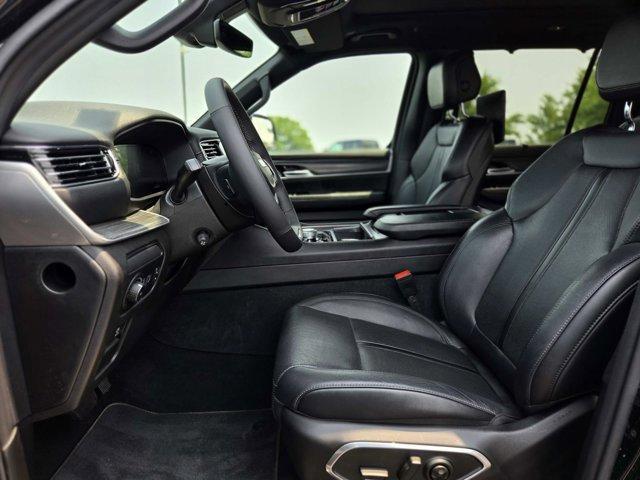 Photo of 2024 Diamond Black Jeep Wagoneer L