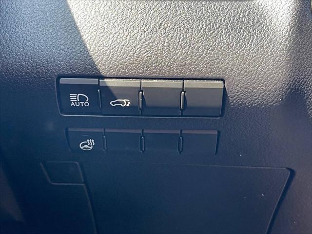 Photo of 2021 Off White Lexus RX 350