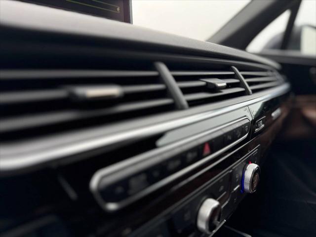 Photo of 2017 Charcoal Audi Q7