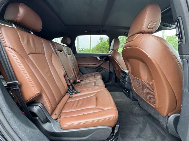 Photo of 2017 Charcoal Audi Q7