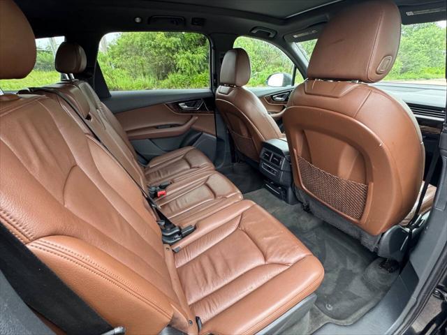 Photo of 2017 Charcoal Audi Q7