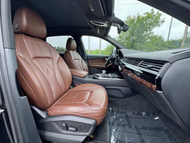 Photo of 2017 Charcoal Audi Q7