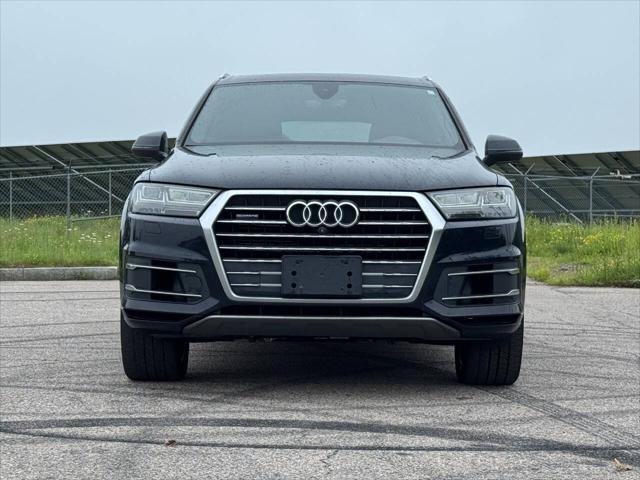Photo of 2017 Charcoal Audi Q7