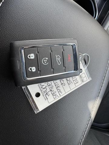 Photo of 2025 Bright White Clearcoat Jeep Grand Cherokee