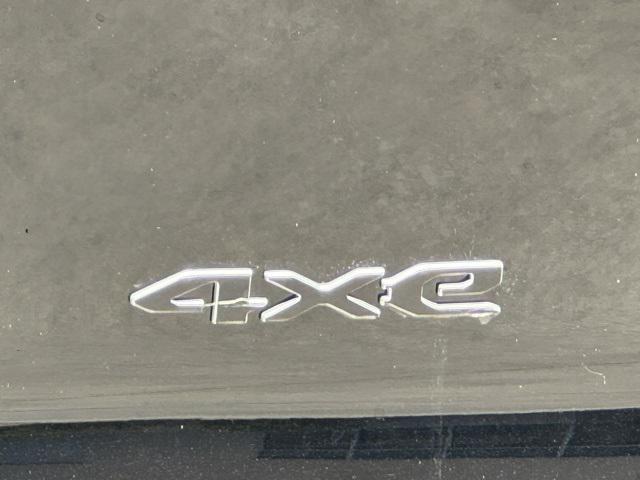 Photo of 2025 Diamond Black Crystal Pearlcoat Jeep Wagoneer S