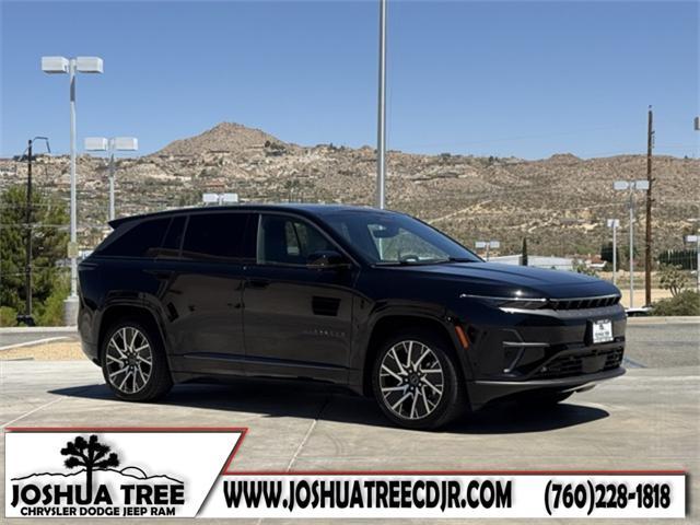 Photo of 2025 Diamond Black Crystal Pearlcoat Jeep Wagoneer S
