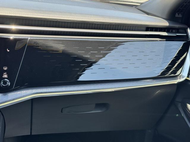 Photo of 2025 Diamond Black Crystal Pearlcoat Jeep Wagoneer S