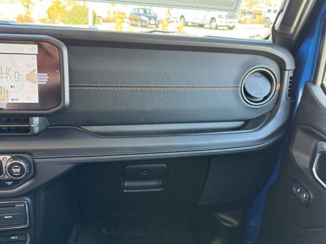 Photo of 2025 Hydro Blue Pearlcoat Jeep Gladiator