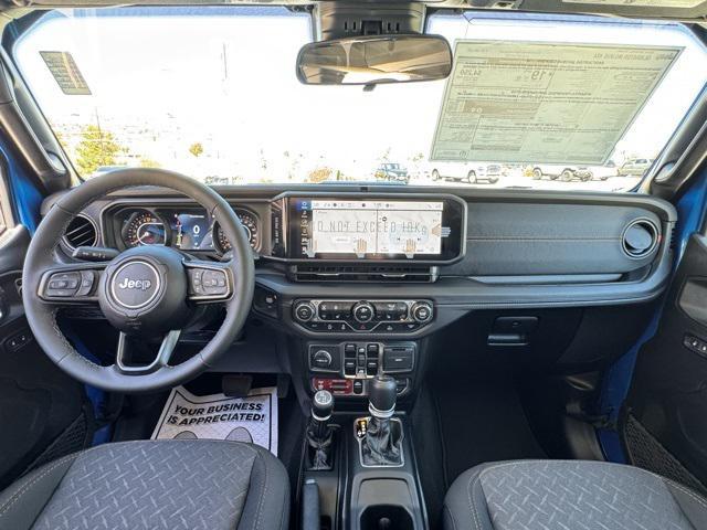 Photo of 2025 Hydro Blue Pearlcoat Jeep Gladiator