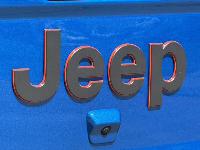 Photo of 2025 Hydro Blue Pearlcoat Jeep Gladiator