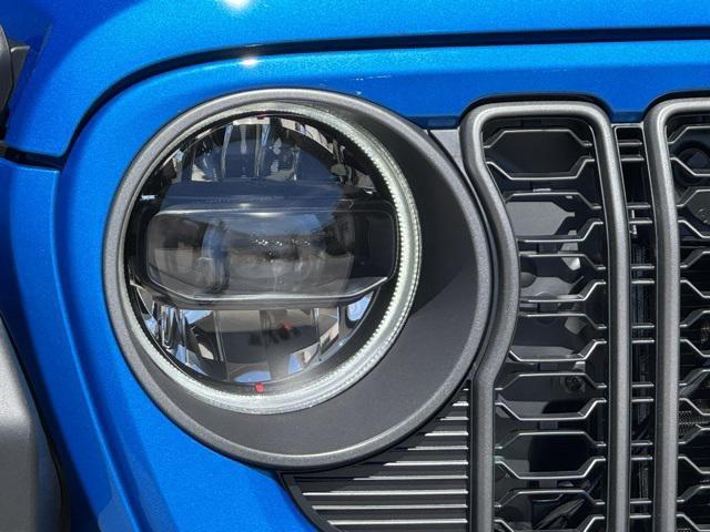 Photo of 2025 Hydro Blue Pearlcoat Jeep Gladiator