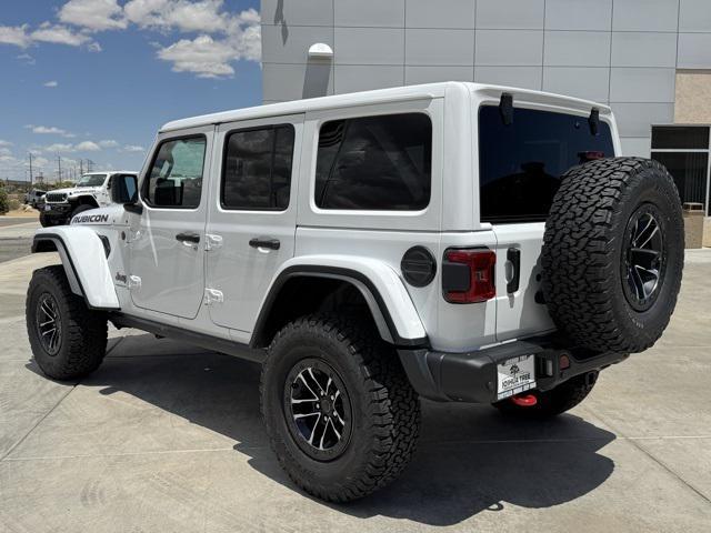 Photo of 2025 Bright White Clearcoat Jeep Wrangler