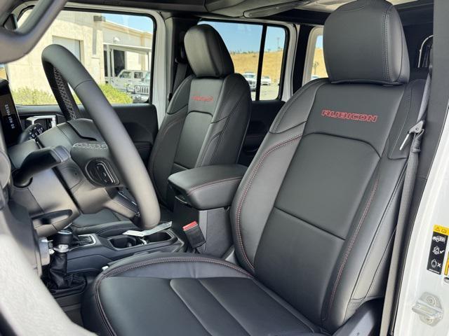 Photo of 2025 Bright White Clearcoat Jeep Wrangler