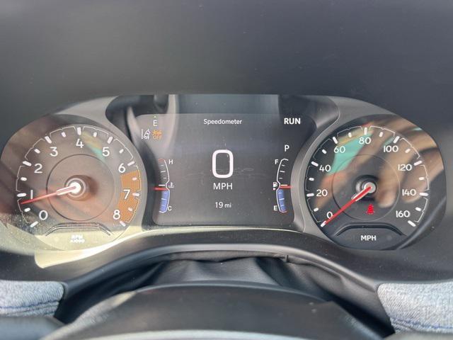 Photo of 2025 Diamond Black Crystal Pearlcoat Jeep Compass
