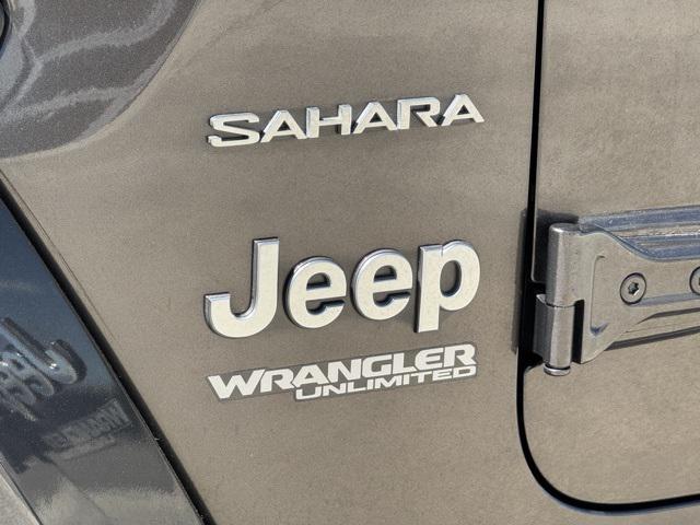 Photo of 2018 Granite Crystal Metallic Clearcoat Jeep Wrangler Unlimited