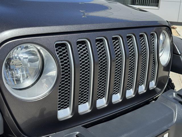 Photo of 2018 Granite Crystal Metallic Clearcoat Jeep Wrangler Unlimited