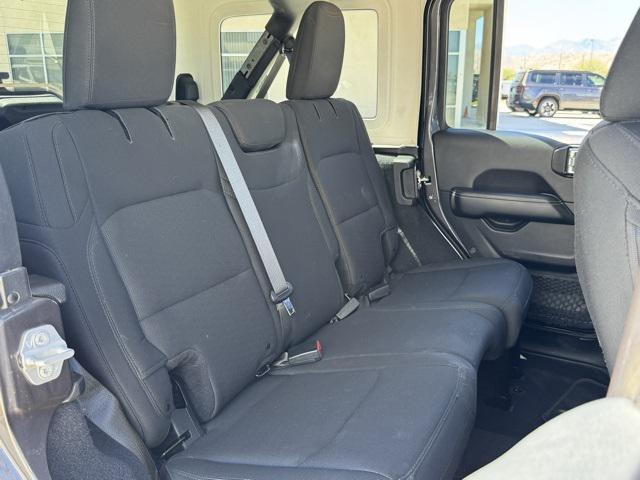 Photo of 2018 Granite Crystal Metallic Clearcoat Jeep Wrangler Unlimited