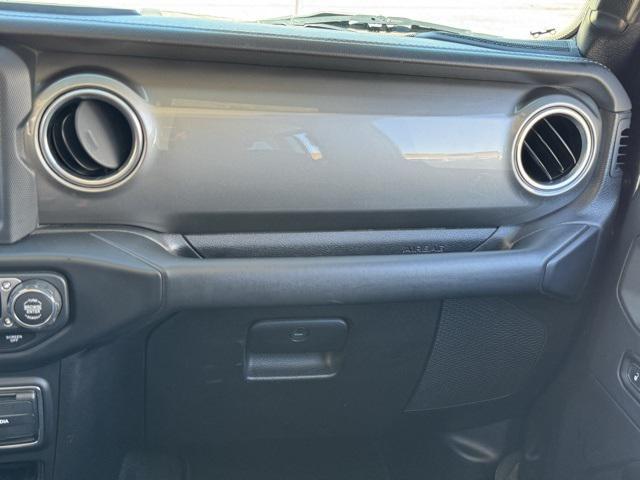 Photo of 2018 Granite Crystal Metallic Clearcoat Jeep Wrangler Unlimited