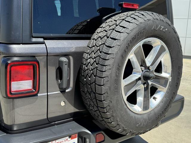 Photo of 2018 Granite Crystal Metallic Clearcoat Jeep Wrangler Unlimited