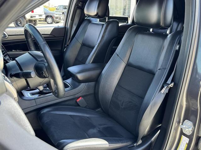 Photo of 2019 Granite Crystal Metallic Clearcoat Jeep Grand Cherokee