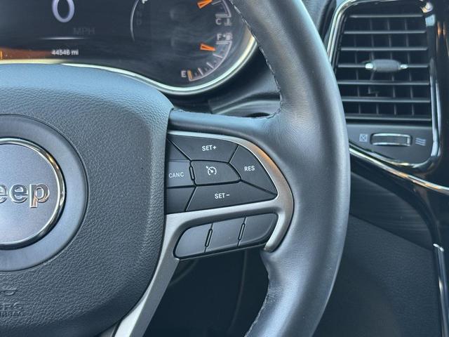 Photo of 2019 Granite Crystal Metallic Clearcoat Jeep Grand Cherokee