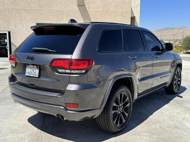 Photo of 2019 Granite Crystal Metallic Clearcoat Jeep Grand Cherokee
