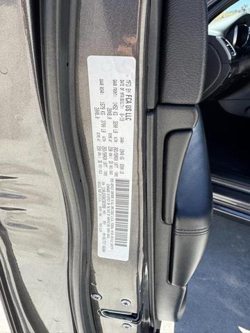 Photo of 2019 Granite Crystal Metallic Clearcoat Jeep Grand Cherokee
