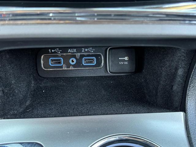 Photo of 2019 Granite Crystal Metallic Clearcoat Jeep Grand Cherokee