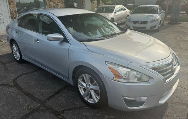 Photo of 2013 Grey Nissan Altima