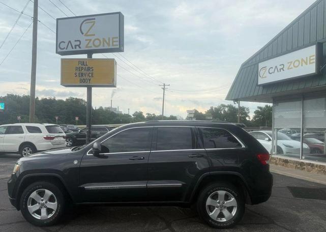 Photo of 2011 Grey Jeep Grand Cherokee