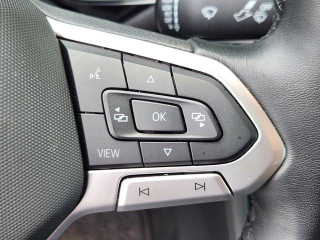 Photo of 2024 Platinum Gray Metallic Volkswagen Jetta