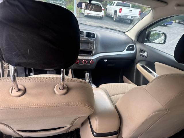 Photo of 2017 White Noise Tri-Coat Dodge Journey