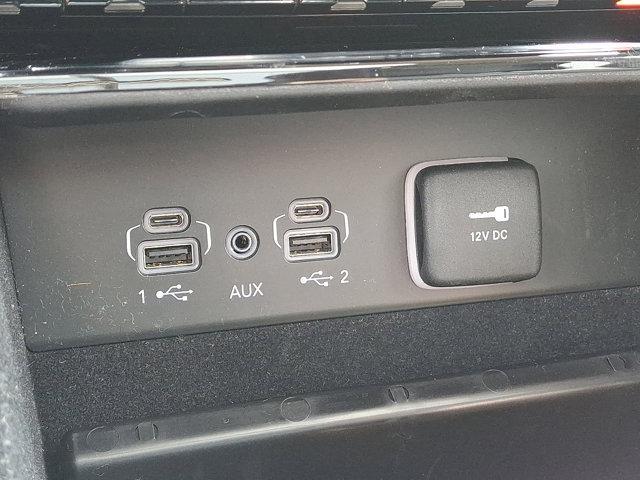 Photo of 2022 Bright White Clearcoat Jeep Grand Cherokee