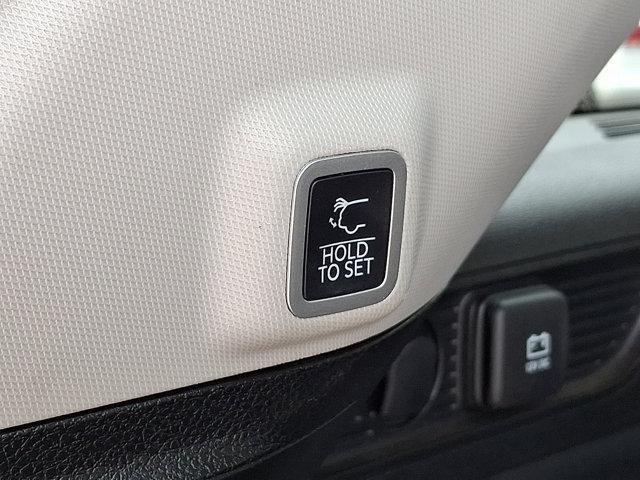 Photo of 2022 Bright White Clearcoat Jeep Grand Cherokee