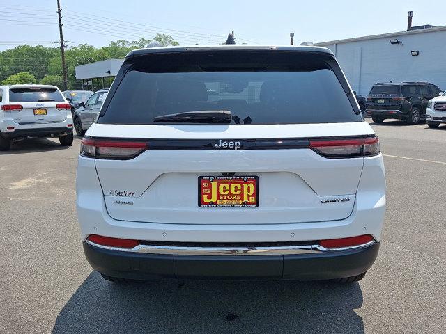 Photo of 2022 Bright White Clearcoat Jeep Grand Cherokee