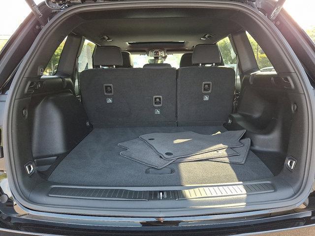 Photo of 2024 Diamond Black Crystal Pearlcoat Jeep Grand Cherokee