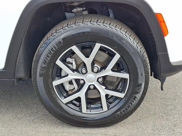 Photo of 2024 Bright White Clearcoat Jeep Grand Cherokee L