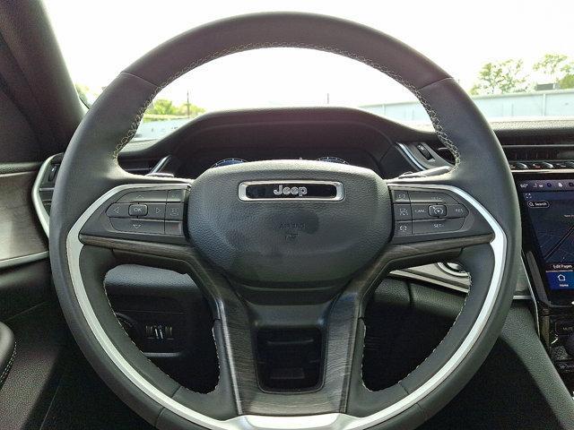 Photo of 2024 Bright White Clearcoat Jeep Grand Cherokee L