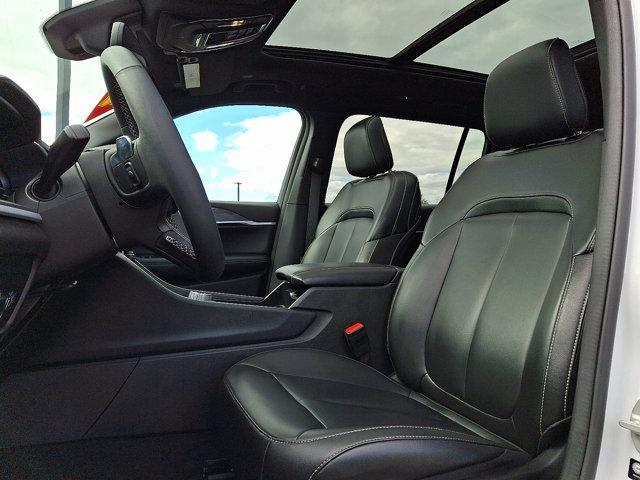 Photo of 2024 Bright White Clearcoat Jeep Grand Cherokee L